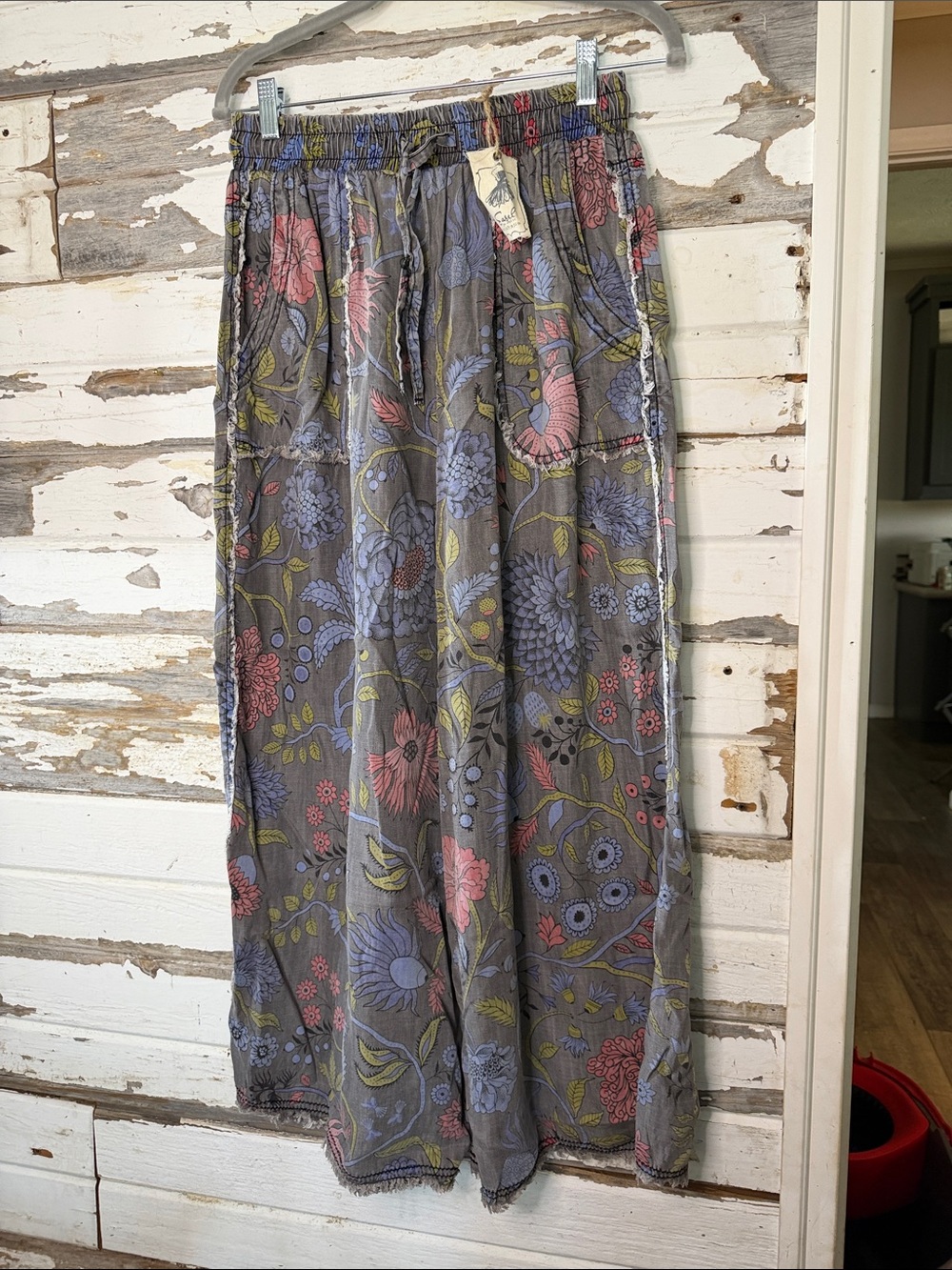 Easel Wide Leg Floral Pants - Gray with Pink & Blue. (#15